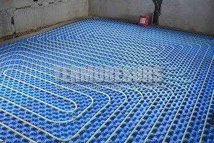 Монтаж теплых водяных полов в бетонной стяжке